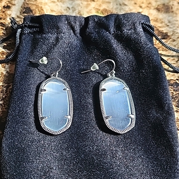 Elle Silver Drop Earrings in Ivory Mother-of-Pearl (NWOT) - Picture 3 of 3